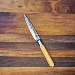 Forged - Coltello Petty lama 12,00cm  martellata, manico in Legno di Olivo